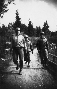 609th Ahrenholz and men 1