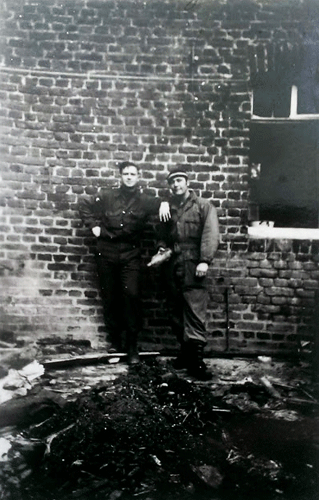 654th___Pvt_Baldwin__Cpl_Mentzner_best_house_but_no_roof-2416