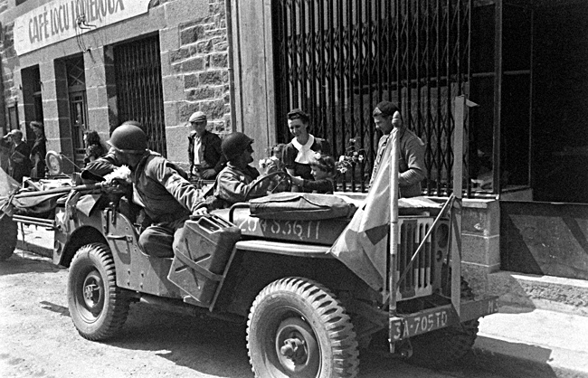 705th_Miniac_Morvan_in_Brittany_France_Aug_44_5-3479