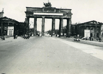 Felix-Swehla-Brandenburg-Gate-Berlin